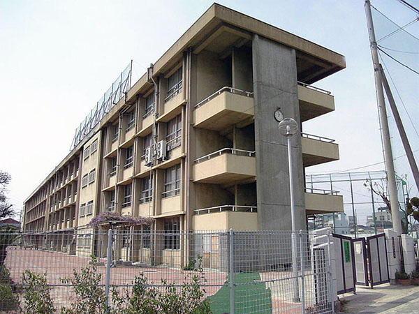 コスモ八尾 中学校