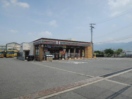 コートビレッジ コンビ二