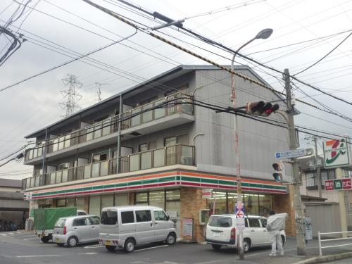 エスト　グランデ コンビ二