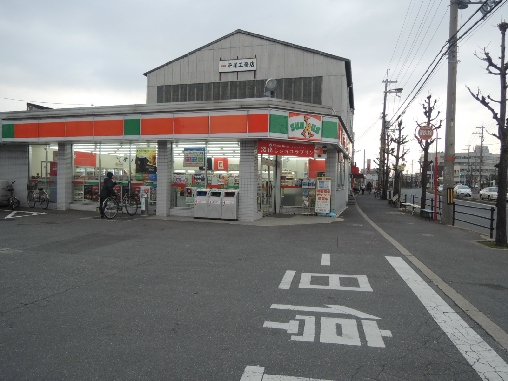 シャルム八尾 コンビ二