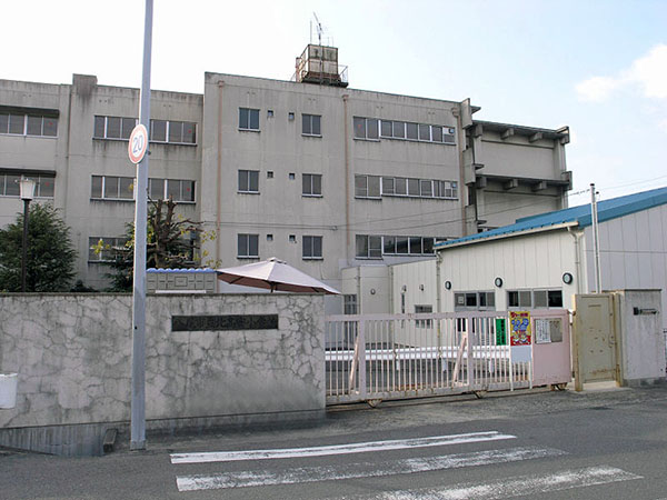 上田マンション 小学校